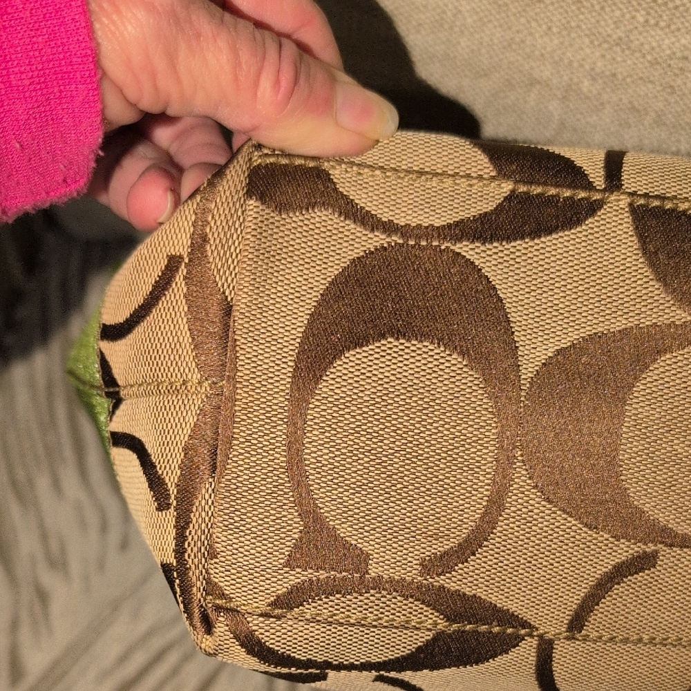 Coach Signature C Tote With Green Apple Patent Leather Trim 2006 Style 10124 - Picture 9 of 14